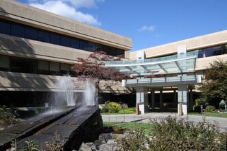 777 W Putnam Ave, Greenwich, CT à louer Photo du bâtiment- Image 2 de 7