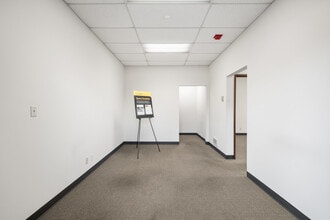 4002-4014 148th Ave NE, Redmond, WA for lease Interior Photo- Image 1 of 14