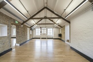 Plus de détails pour 38-42 St. John St, Londres - Bureau à louer