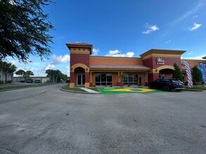 17051 Jean St, Fort Myers, FL à louer Photo du bâtiment- Image 1 de 7