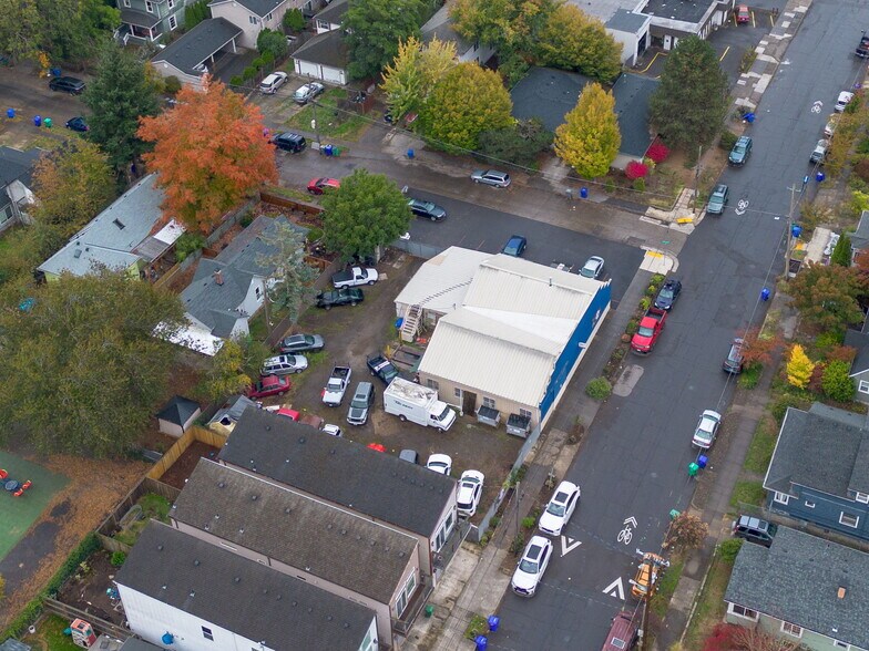 104 NE 80th Ave, Portland, OR à vendre - Photo du bâtiment - Image 3 de 38