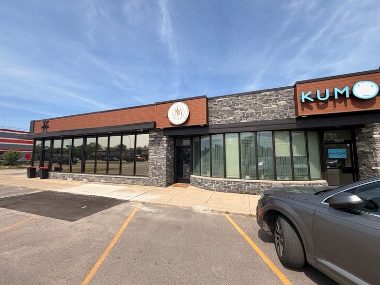 28142 Woodward Ave, Royal Oak, MI à louer - Photo du bâtiment - Image 2 de 18