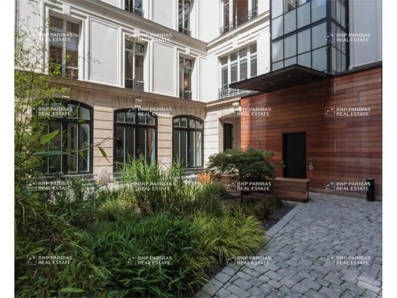 13 Rue Du Docteur Lancereaux, Paris for sale - Building Photo - Image 2 of 4