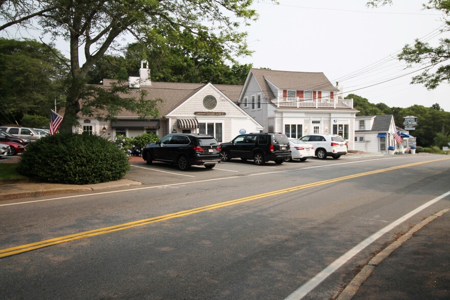 619 Main St, Centerville, MA à vendre - Photo du bâtiment - Image 1 de 1