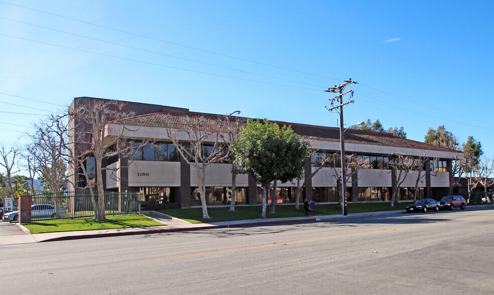 1180 Durfee Ave, South El Monte, CA à louer - Photo du bâtiment - Image 1 de 5