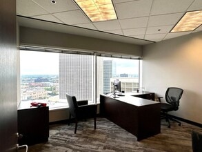 2 W 2nd St, Tulsa, OK à louer Photo intérieure- Image 2 de 5