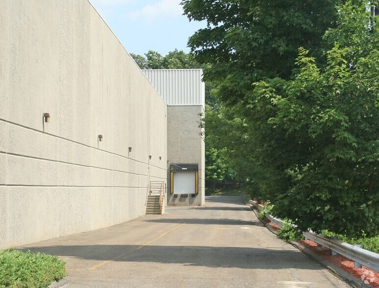 1799 Boston Post Rd, Milford, CT for lease - Building Photo - Image 2 of 5