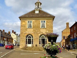 Plus de détails pour Market Pl, Brackley - Commerce de détail à louer