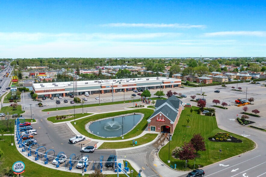 3735 Union Rd, Cheektowaga, NY à louer - Photo du bâtiment - Image 3 de 8