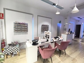 Retail in Barcelona, Barcelona for lease Interior Photo- Image 1 of 11