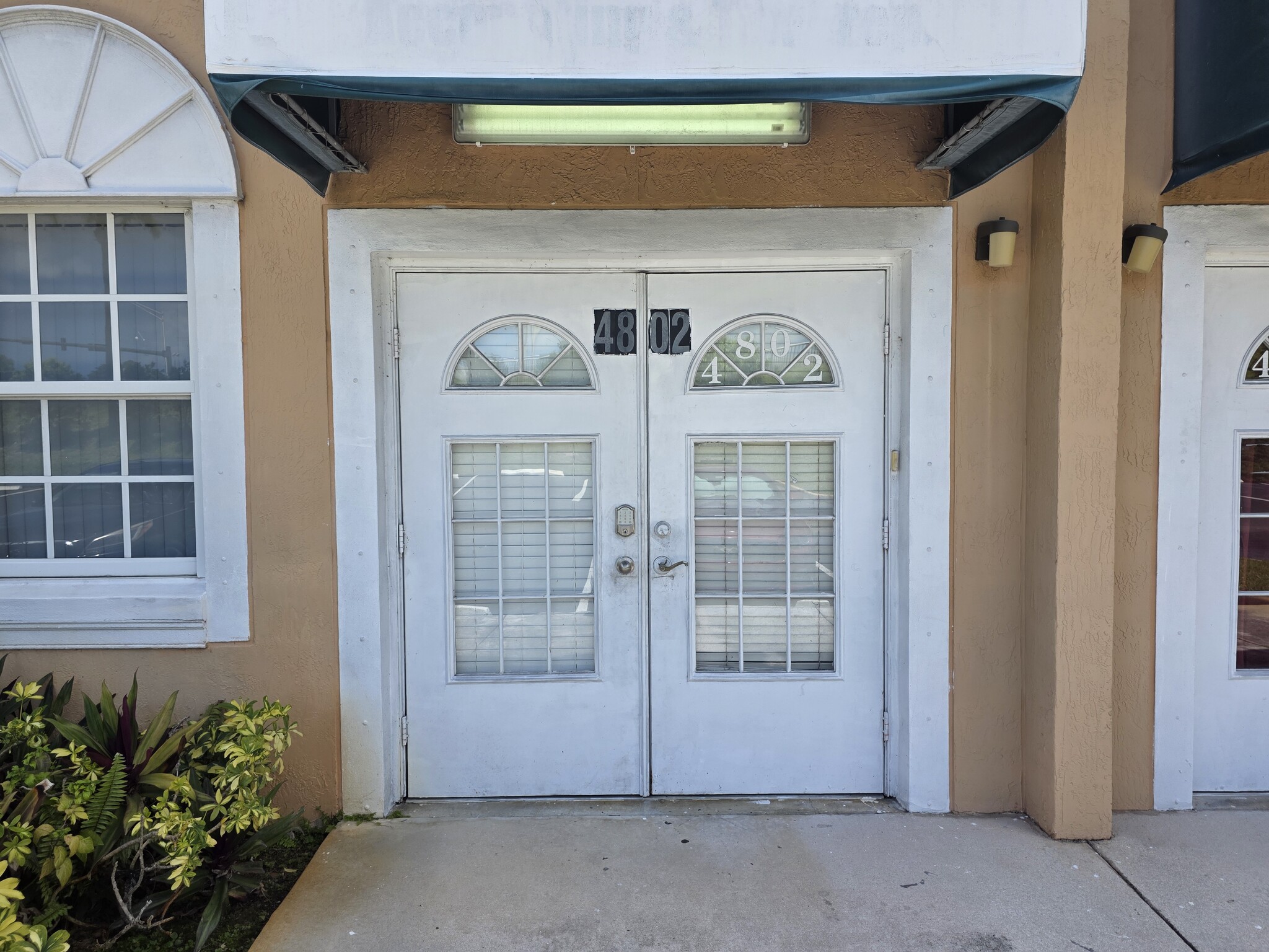 4750-4820 W Commercial Blvd, Tamarac, FL à louer Photo du bâtiment- Image 1 de 9