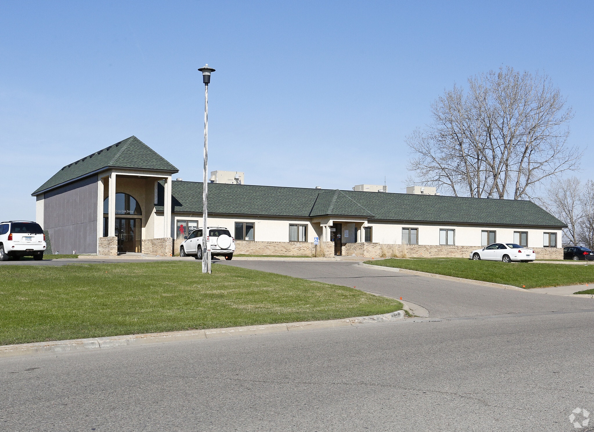 1580 White Oak Dr, Chaska, MN for lease Building Photo- Image 1 of 29