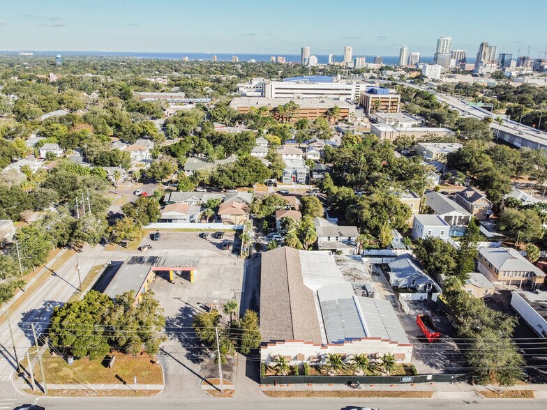 661 16th St N, Saint Petersburg, FL à vendre - Photo du bâtiment - Image 3 de 46
