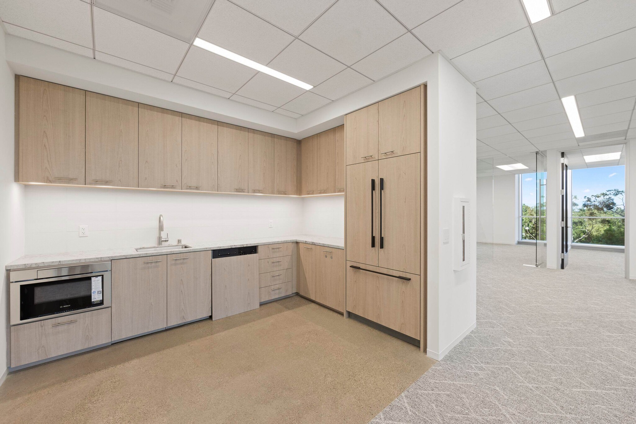 620 Newport Center Dr, Newport Beach, CA for lease Interior Photo- Image 1 of 5