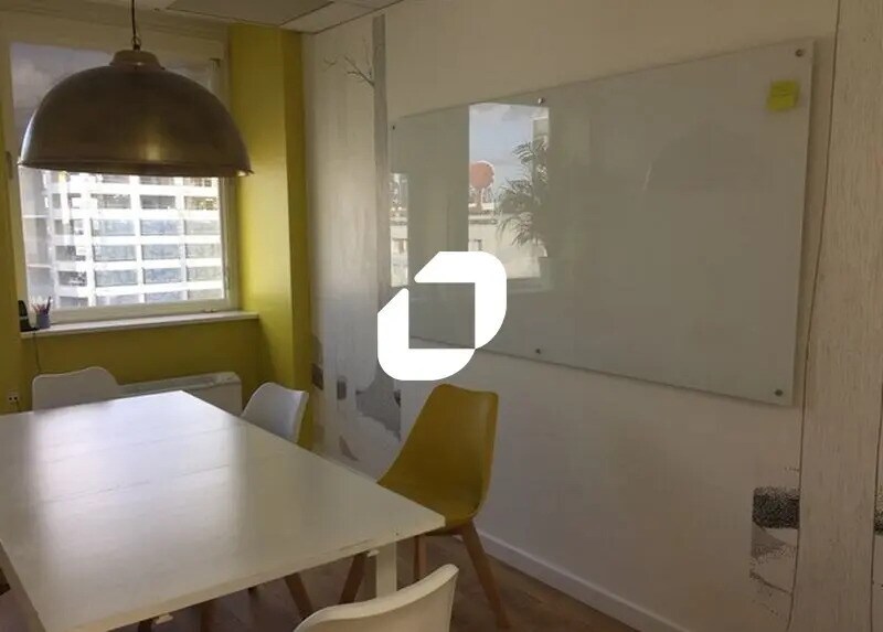 Office in Clichy for sale - Interior Photo - Image 2 of 5