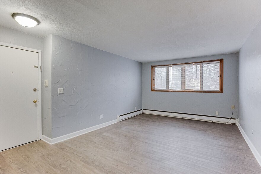 748 Tatum St, Saint Paul, MN à vendre - Photo du bâtiment - Image 3 de 14