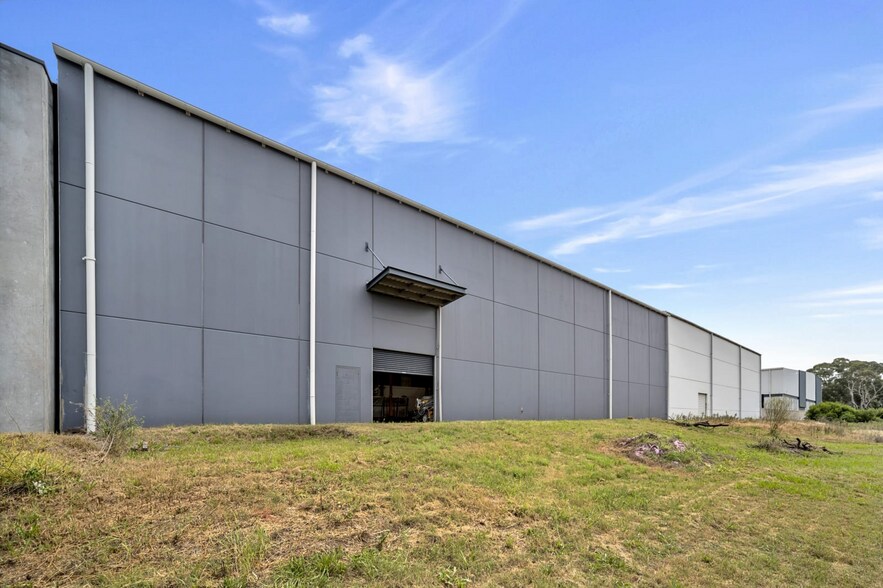 13 Yulong Cl, Moorebank for sale - Building Photo - Image 3 of 13