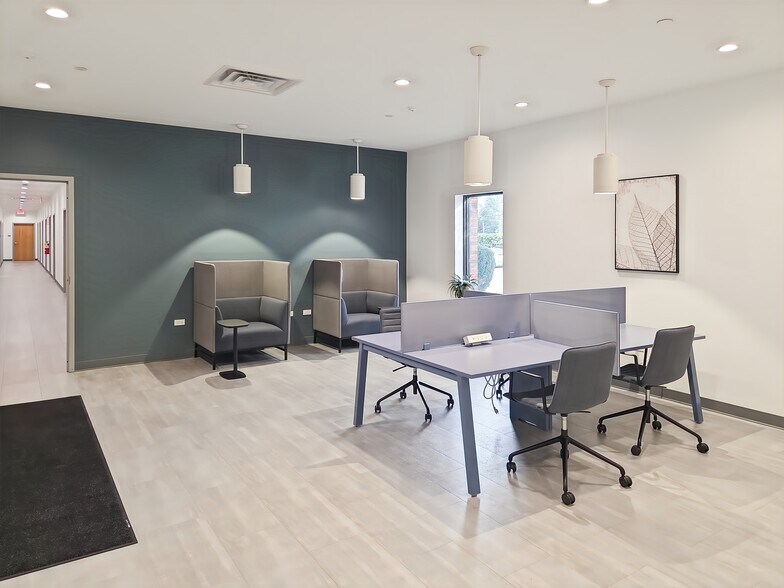 611 S Milwaukee Ave, Libertyville, IL à louer - Photo intérieure - Image 3 de 22