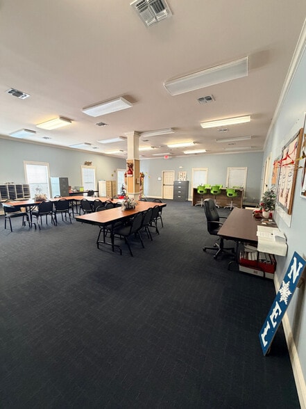 10528 Kentshire Ct, Baton Rouge, LA for lease - Interior Photo - Image 3 of 12