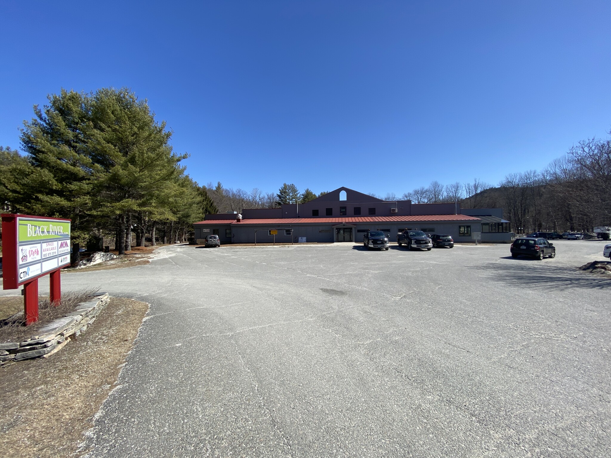 2568 Rt 103 Hwy, Proctorsville, VT for lease Primary Photo- Image 1 of 9