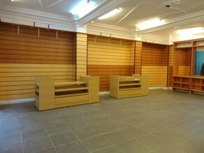 Retail in València, Valencia for lease Interior Photo- Image 2 of 3