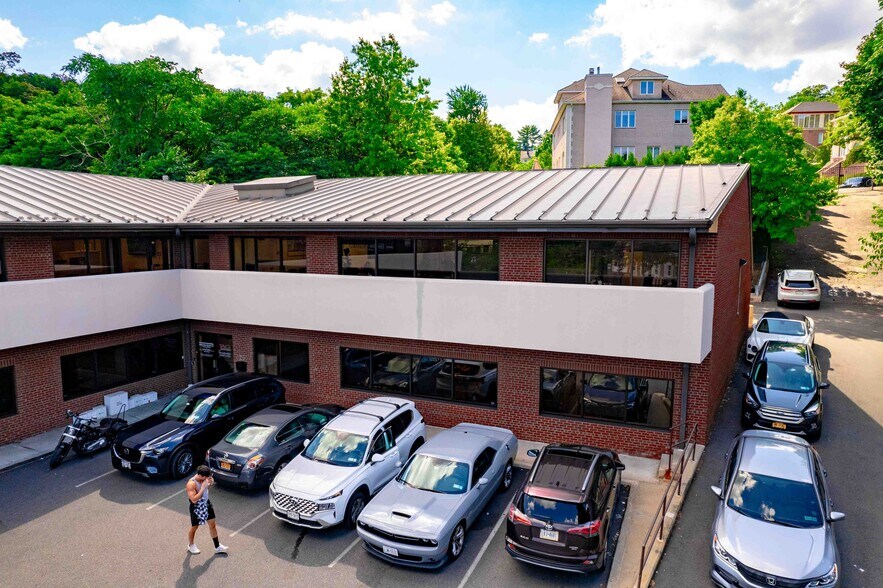 1551 Richmond Rd, Staten Island, NY à vendre - Photo du bâtiment - Image 3 de 16