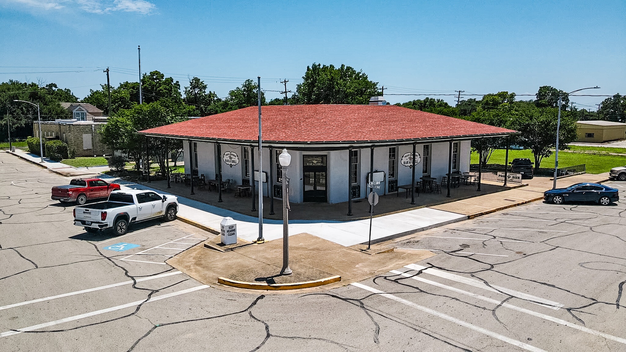 302 S Magnolia St, Hearne, TX for sale Building Photo- Image 1 of 37