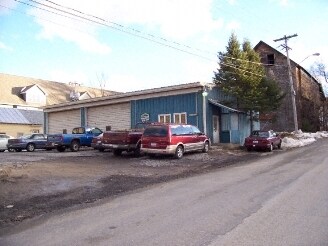 95 River St, Warrensburg, NY à vendre - Photo du bâtiment - Image 2 de 3