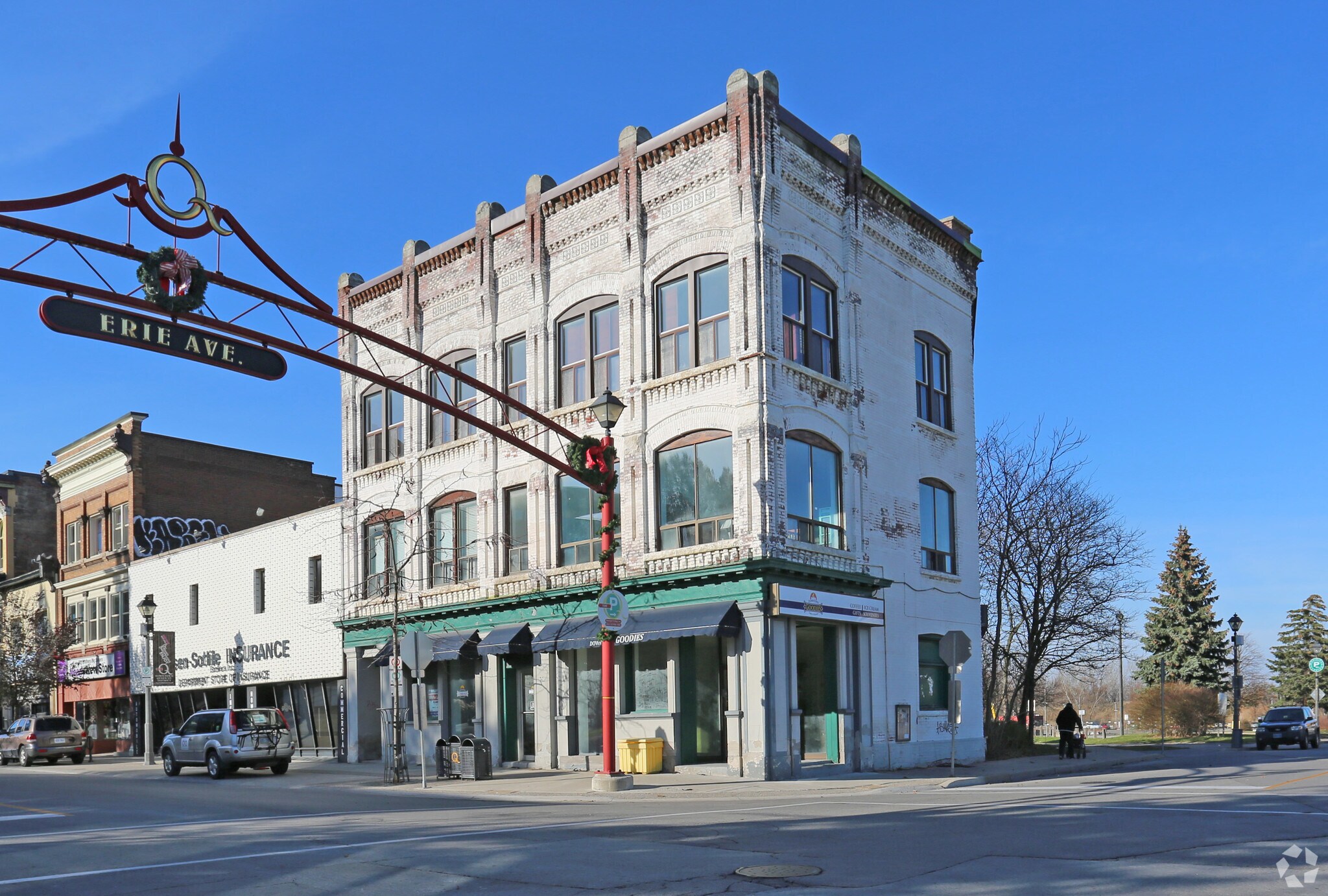 CALIBREX Portfolio portefeuille de 6 propriétés à vendre sur LoopNet.ca Photo principale- Image 1 de 6