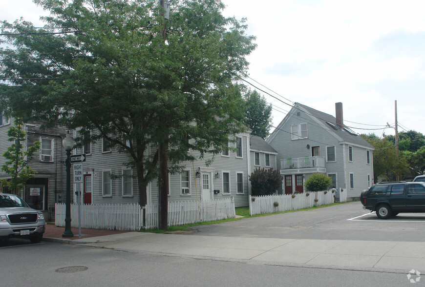 50 Friend St, Amesbury, MA à vendre - Photo principale - Image 1 de 1