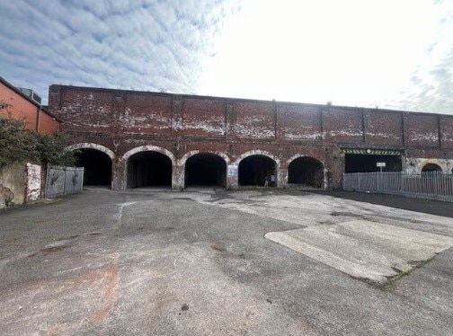 1-6 Love Ln, Wakefield for lease - Building Photo - Image 2 of 3