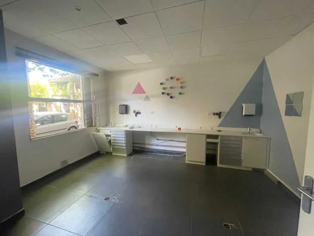 Bureau dans Lyon à louer Photo intérieure- Image 1 de 5