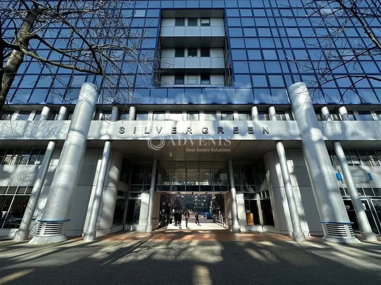 Office in Noisy-le-Grand for lease - Building Photo - Image 2 of 12