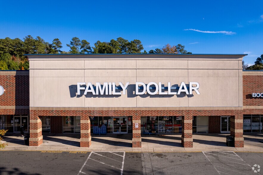 3825 S Roxboro St, Durham, NC à louer - Photo du bâtiment - Image 2 de 3