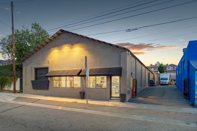 Plus de détails pour 2879 Main St, Riverside, CA - Industriel à vendre