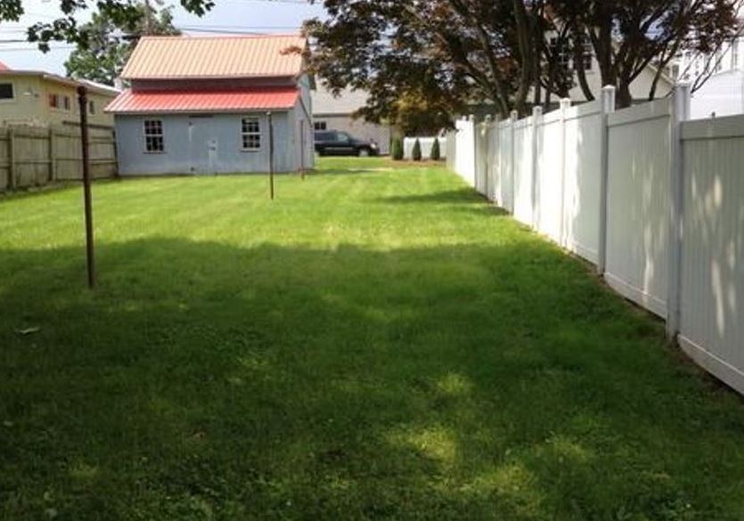 214 W High St, Manheim, PA à vendre - Photo du bâtiment - Image 2 de 5