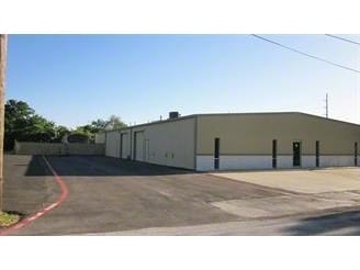 117 Austin St, Garland, TX for lease - Building Photo - Image 2 of 3