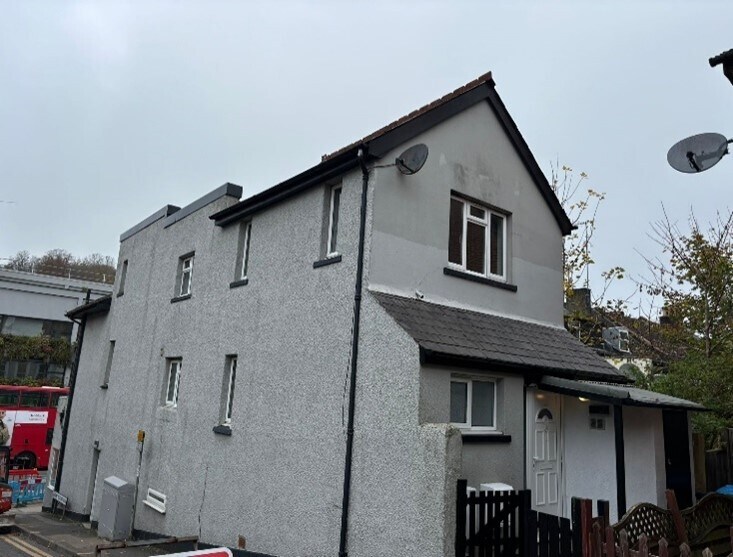 12 Croydon Rd, Caterham à vendre - Photo du bâtiment - Image 3 de 12