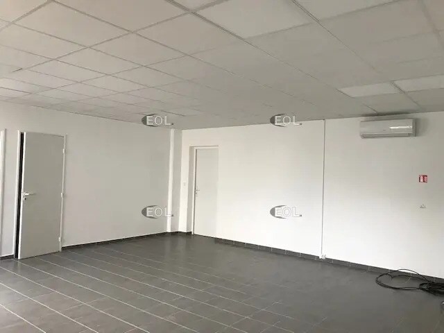 Flex in Vitrolles for lease - Interior Photo - Image 3 of 3