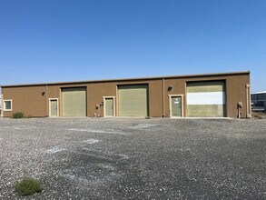 2380-2382 Lindberg Loop, Richland, WA for lease Interior Photo- Image 2 of 6