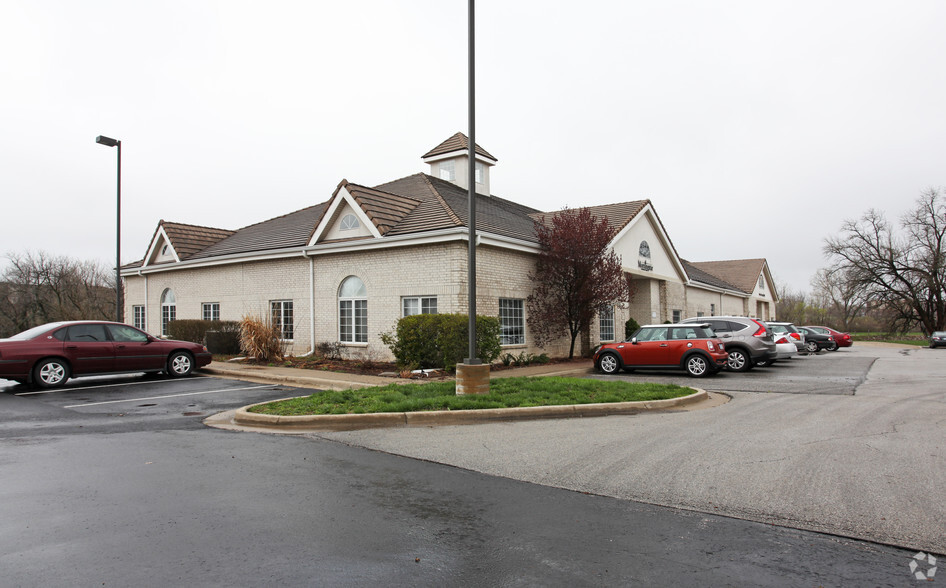 6700 W 121st St, Overland Park, KS à louer - Photo du bâtiment - Image 1 de 10