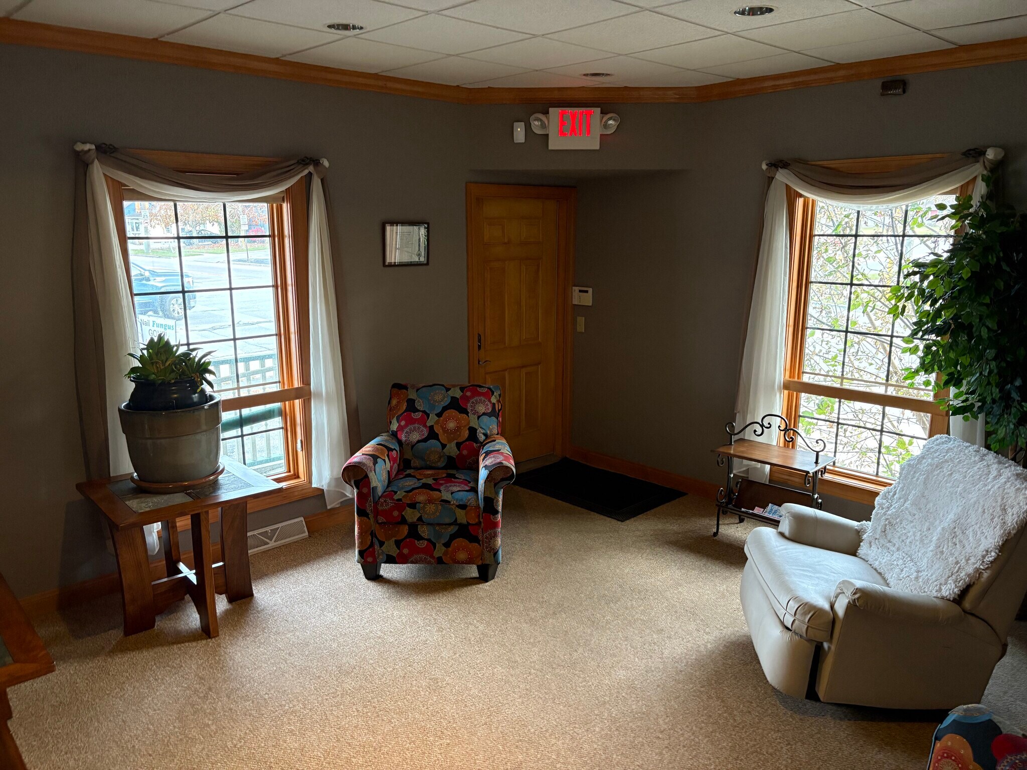 304 N Rapids Rd, Manitowoc, WI for lease Interior Photo- Image 1 of 13