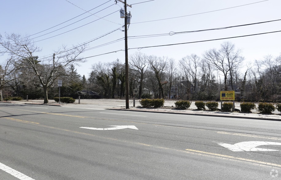 1600 Montauk Hwy, Oakdale, NY for sale - Building Photo - Image 3 of 7