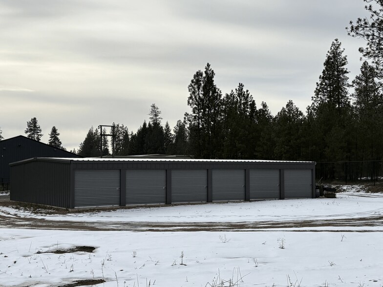35007 N Newport Hwy, Chattaroy, WA à vendre - Photo du bâtiment - Image 3 de 4