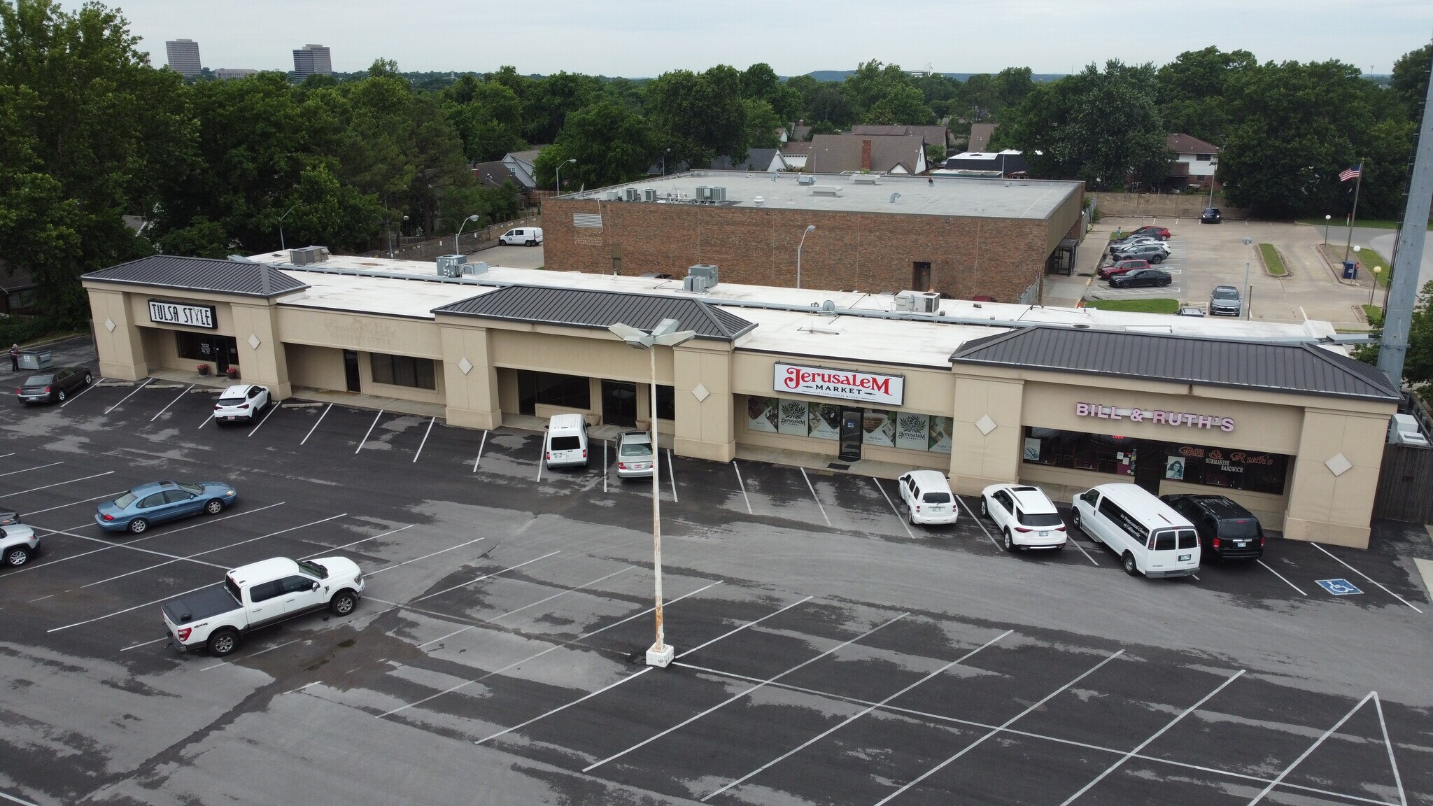 6124 E 51st Pl, Tulsa, OK for lease Building Photo- Image 1 of 21