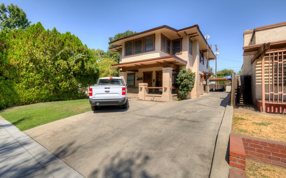 743 E Weldon Ave, Fresno, CA à vendre Photo principale- Image 1 de 1