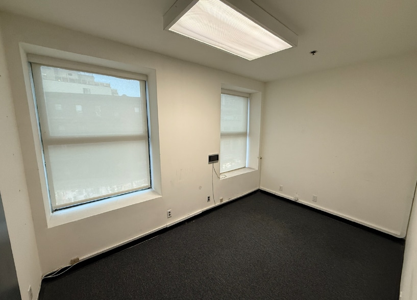 210 Canal St, New York, NY for sale - Building Photo - Image 2 of 7