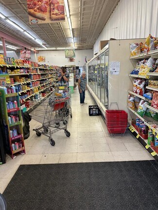 Plus de détails pour 409 Main St, Augusta, IL - Commerce de détail à vendre