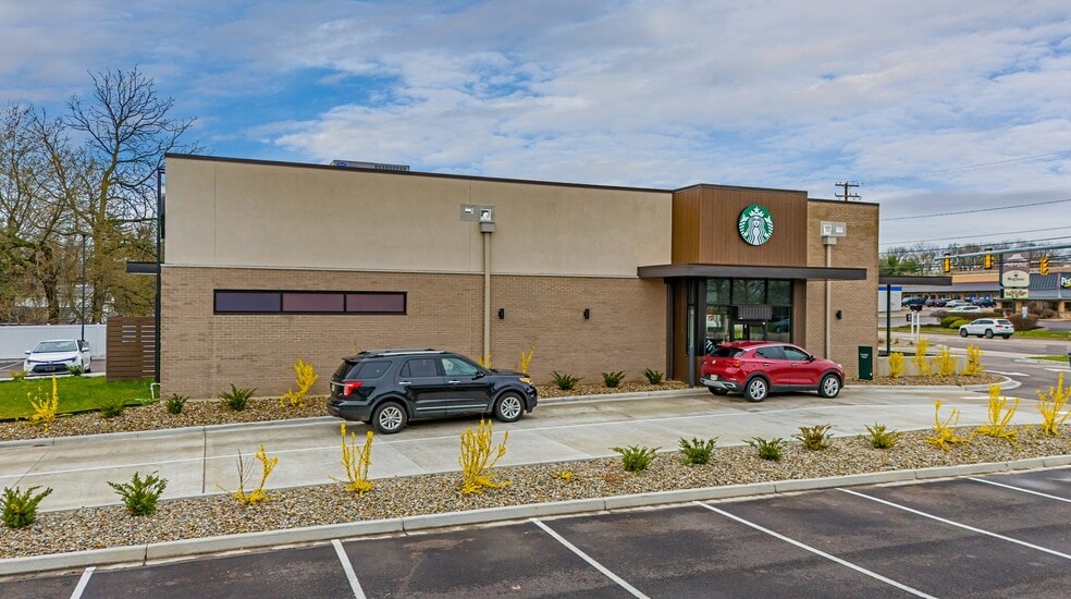 2419 Lincoln Way E, Massillon, OH for sale - Building Photo - Image 2 of 7