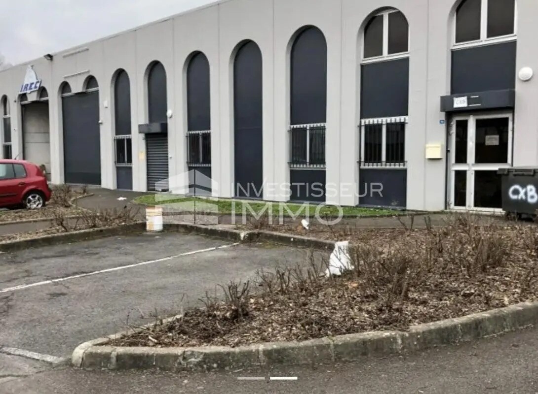 Flex in Noisy-le-Grand for lease Building Photo- Image 1 of 6